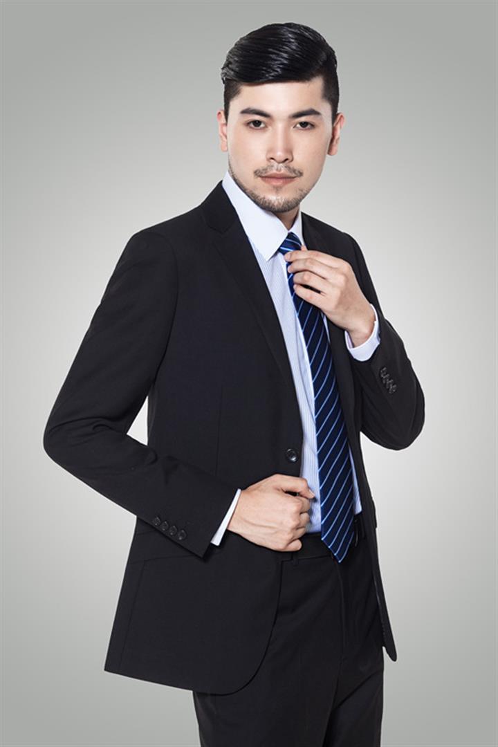 邱鲁意 视觉与舞美负责人